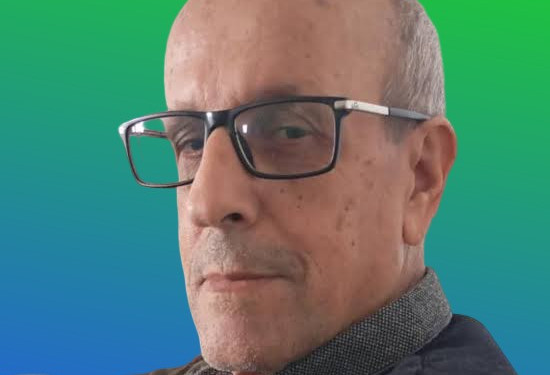 ورقة بيضاء