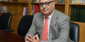 اللص الذي استسلم لقوة كتاب