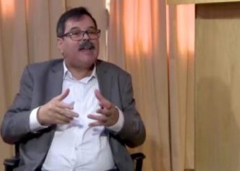 في الجزائر الانفعال سياسة دولة… للأسف