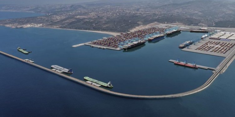 تأجيل ميناء الناظور يُثير قلقًا محليًا وردود فعل غاضبة تحت قبة البرلمان