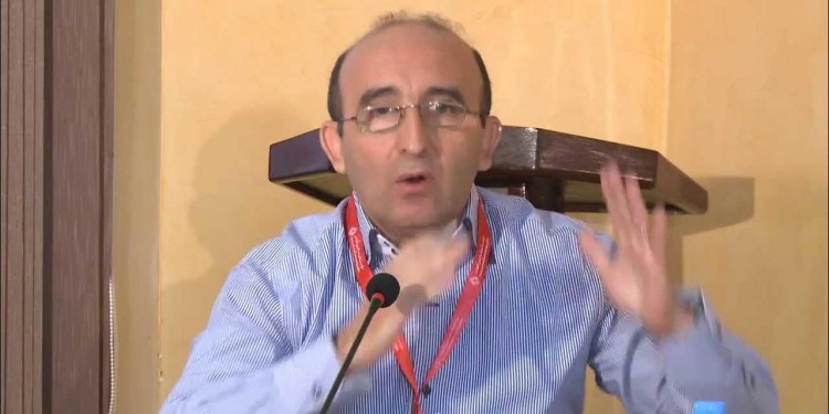 الناظور تحتفي بالمفكر فريد لمريني في ندوة وطنية حول الحداثة والنقد