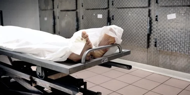 البحر يلفظ جثة بالحسيمة