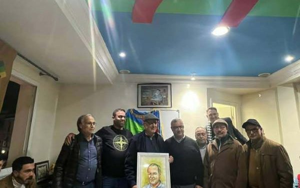 جمعية ماسينيسا الثقافية تكرم الإعلامي عبد الحكيم كربوز بمناسبة السنة الأمازيغية الجديدة