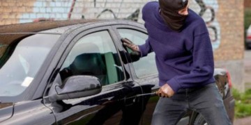 السطو على سيارة يستنفر الأجهزة الأمنية بتارجيست