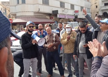” المراحيض” تخرج سائقي الطاكسيات بالناظور للاحتجاج