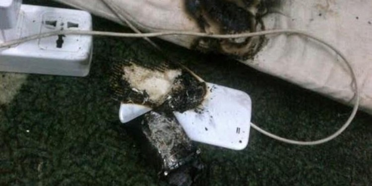 شاحن كهربائي يتسبب في حريق بمنزل في إمزورن