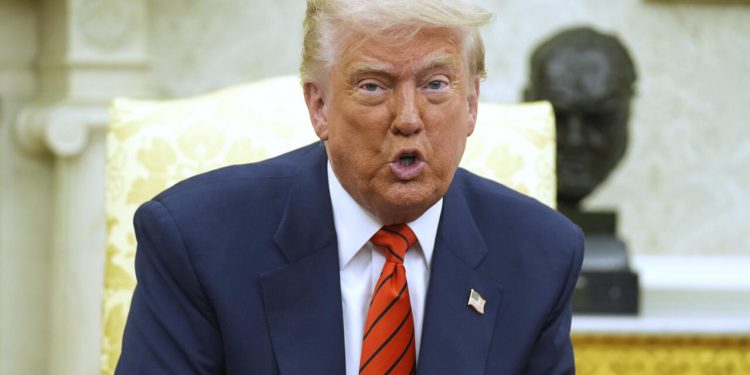 ترامب يزور السعودية وقطر والامارات