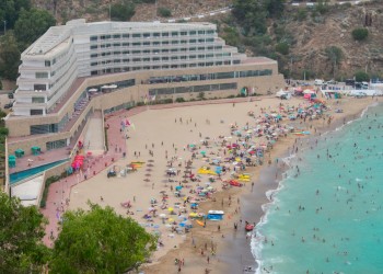 الحسيمة…رواج سياحي وسط إكراهات